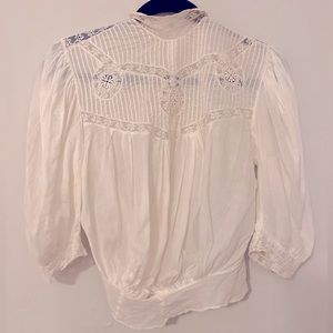 Vintage lace detail top size xs